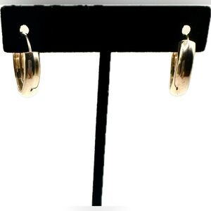 925 Sterling Silver Round Earrings from Europe, NWOT. Please see pictures.